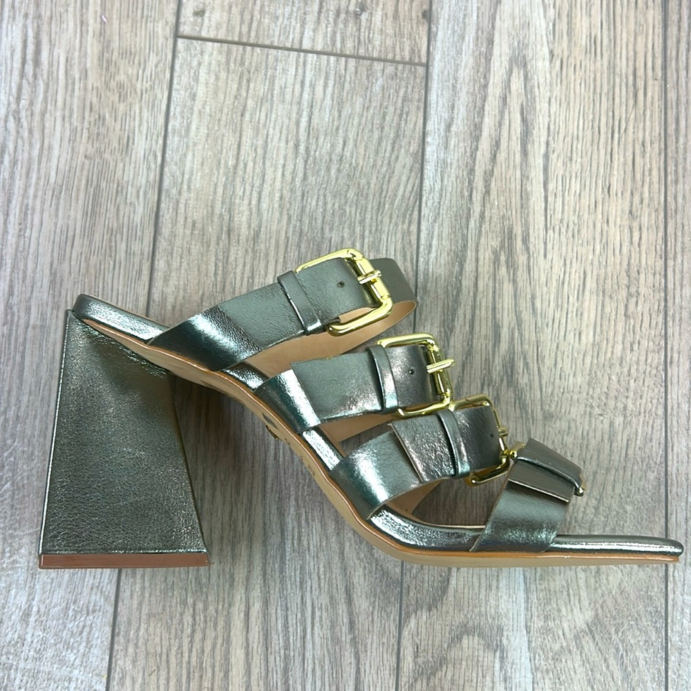 Perfect CARRANO adira dress heel sandals metallic gold buckle triangular heel 8